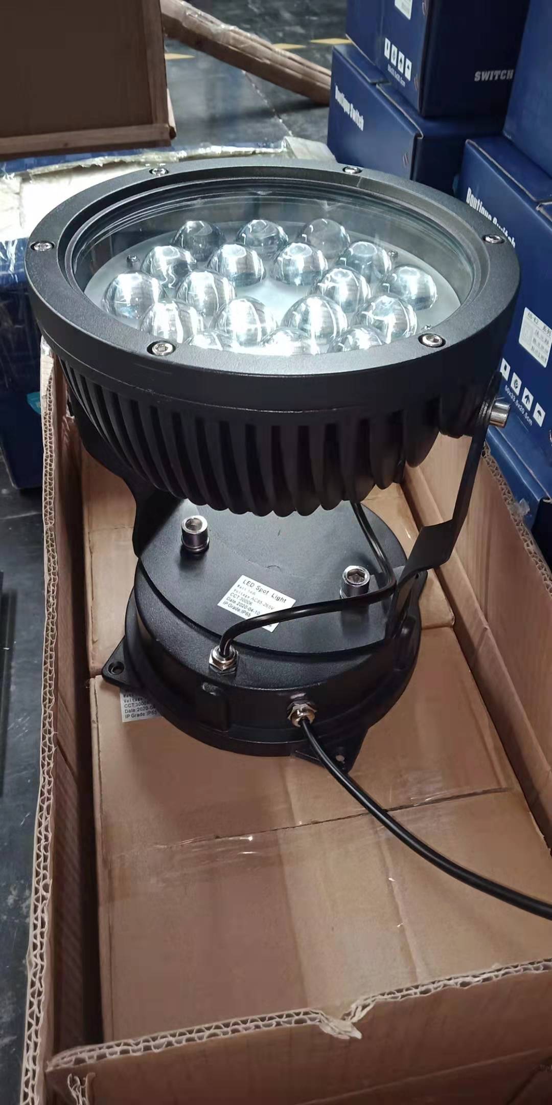 Outdoor LED Floodlight Check